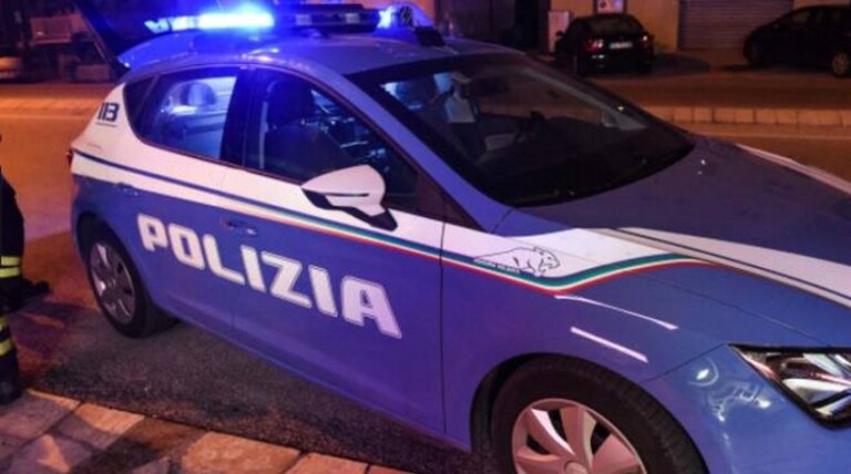 agguato a napoli, ferito un 17enne