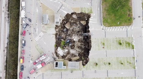 indagato per il crollo all'ospedale del mare anche l'assessore cosenza
