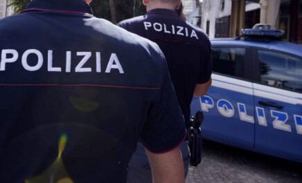 Provvedimento dei carabinieri del Nucleo investigativo del gruppo di Torre Annunziata (Napoli) che hanno notificato un'ordinanza di custodia cautelare emessa dal gip del Tribunale di Napoli nei confronti di 11 persone tutte vicine al clan Gallo-Cavalieri operante nel Comune di Torre Annunziata