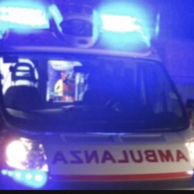 Incidente a Fuorigrotta tra auto e centauro