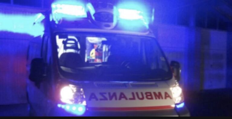 Incidente a Fuorigrotta tra auto e centauro