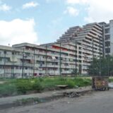 blitz dei carabinieri nella vela rossa di scampia