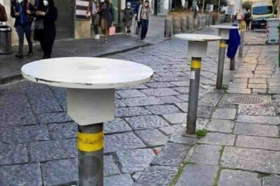 TAVOLINO SELVAGGIO A NAPOLI