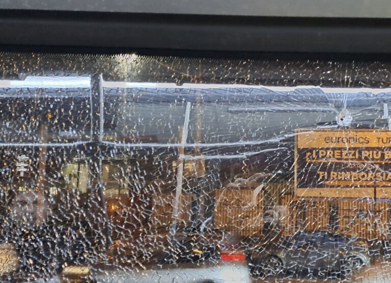 fermati autori danni autobus