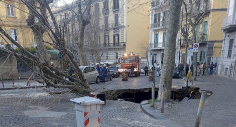 tre scuole chiuse vomero voragine