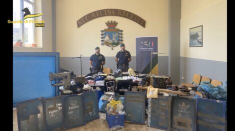 centro direzionale chiaiano fabbrica del falso gdf