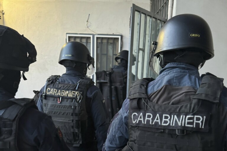 arresti napol est