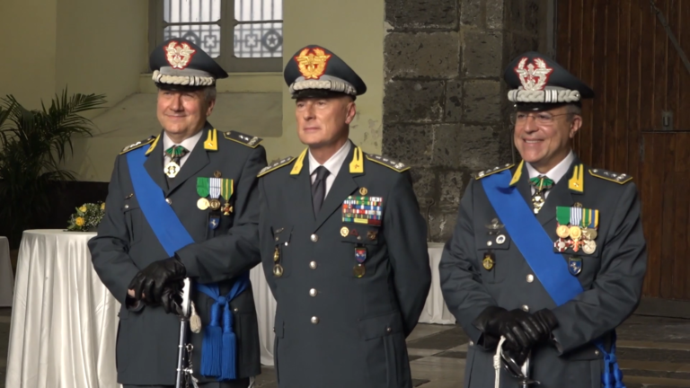 cambio guardia di finanza