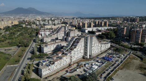 L'ordinanza firmata dall'allora sindaco de Magistris avrebbe preceduto le indagini del 2016: la vela celese doveva essere sgomberata