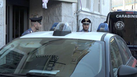 Sono scattate le manette per il 46enne che, ieri, ha ucciso il coinquilino a Cavalleggeri d'Aosta per questioni di droga