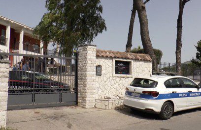 Sarebbe morto mentre nuotava nella piscina dell'agriturismo per un malore, il 15enne: i fatti, a San Sebastiano al Vesuvio