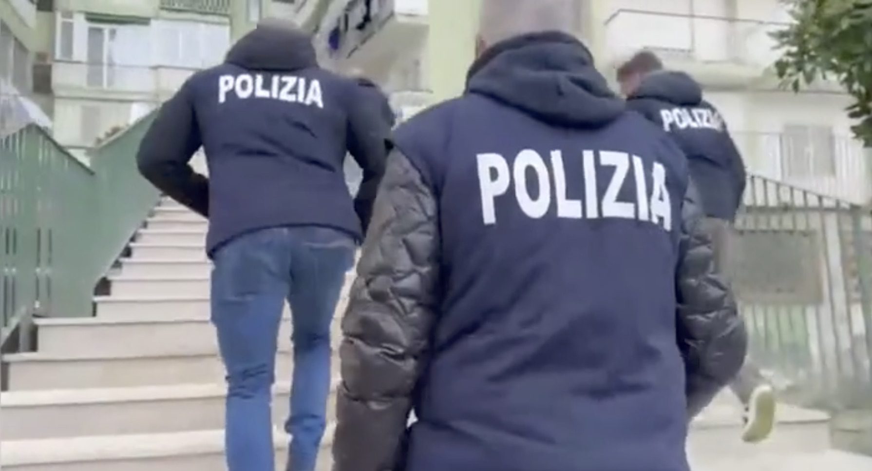 Arrestati due giovani per tenato omicidio a Pozzuoli