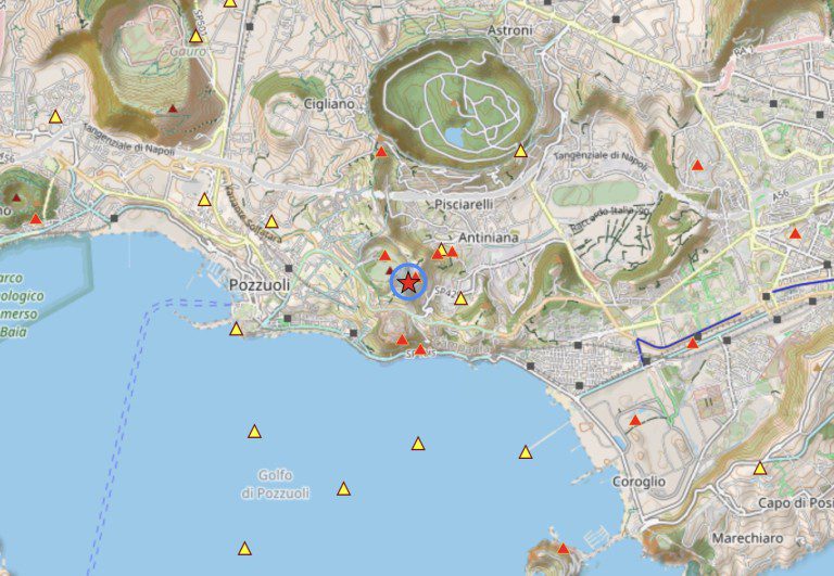 scossa terremoto campi flegrei oggi