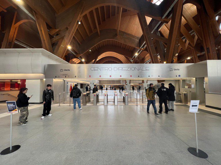 metro linea 1 centro direzionale napoli apertura