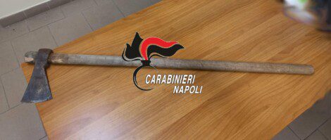 CARABINIERI AGGRESSIONE ASCIA