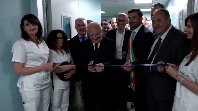 Foto inaugurazione ospedale boscotrecase, sala teraoia intensiva
