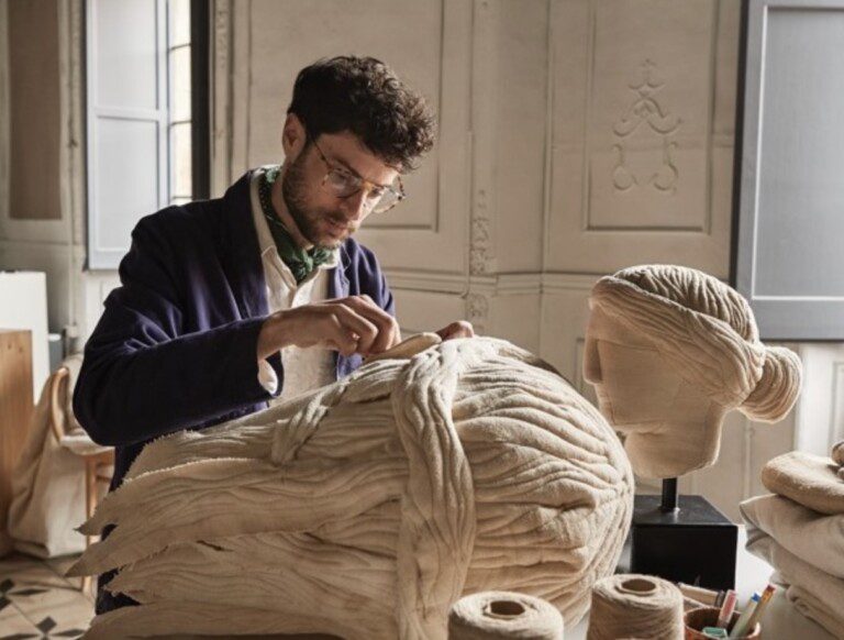 L’artista catalano Sergio Roger