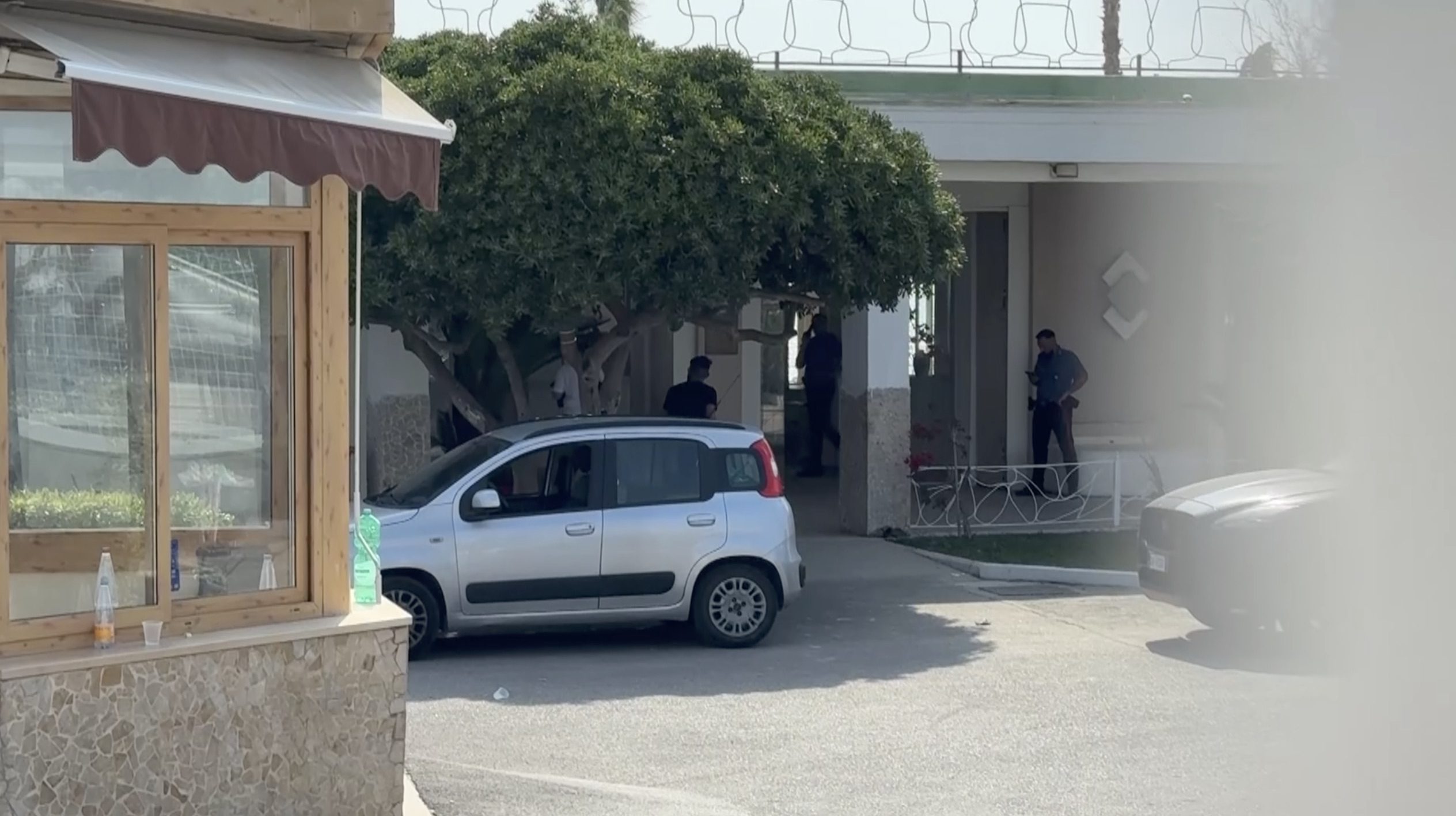 OMICIDIO 18ENNE ACCOLTELLATO SPIAGGIA VARCATURO