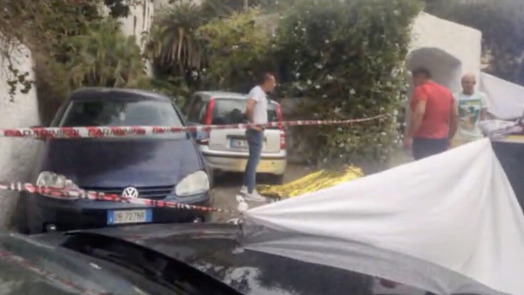 Duplice Omicidio a Ischia, poi suicidio