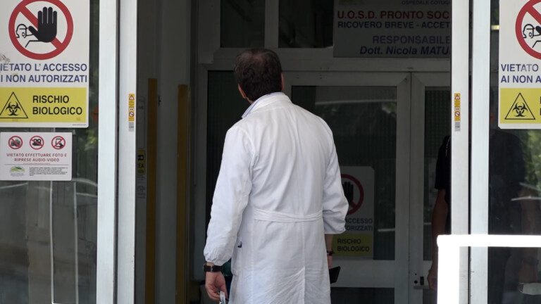 emergenza ospedali medici carenze personale