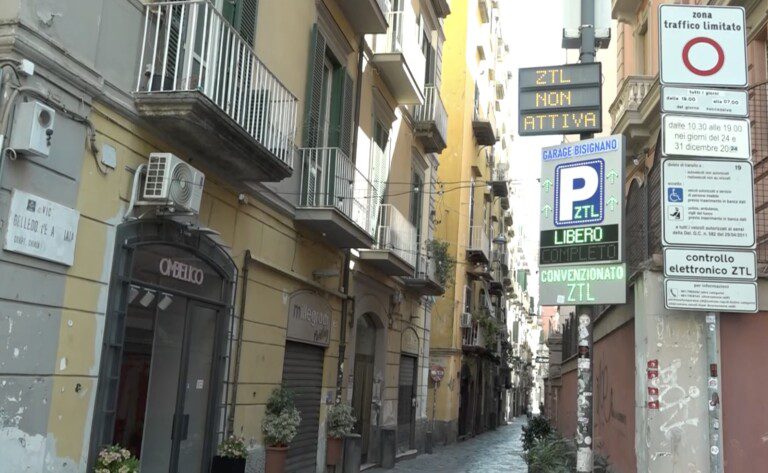 furti chiaia baretti movida indagini