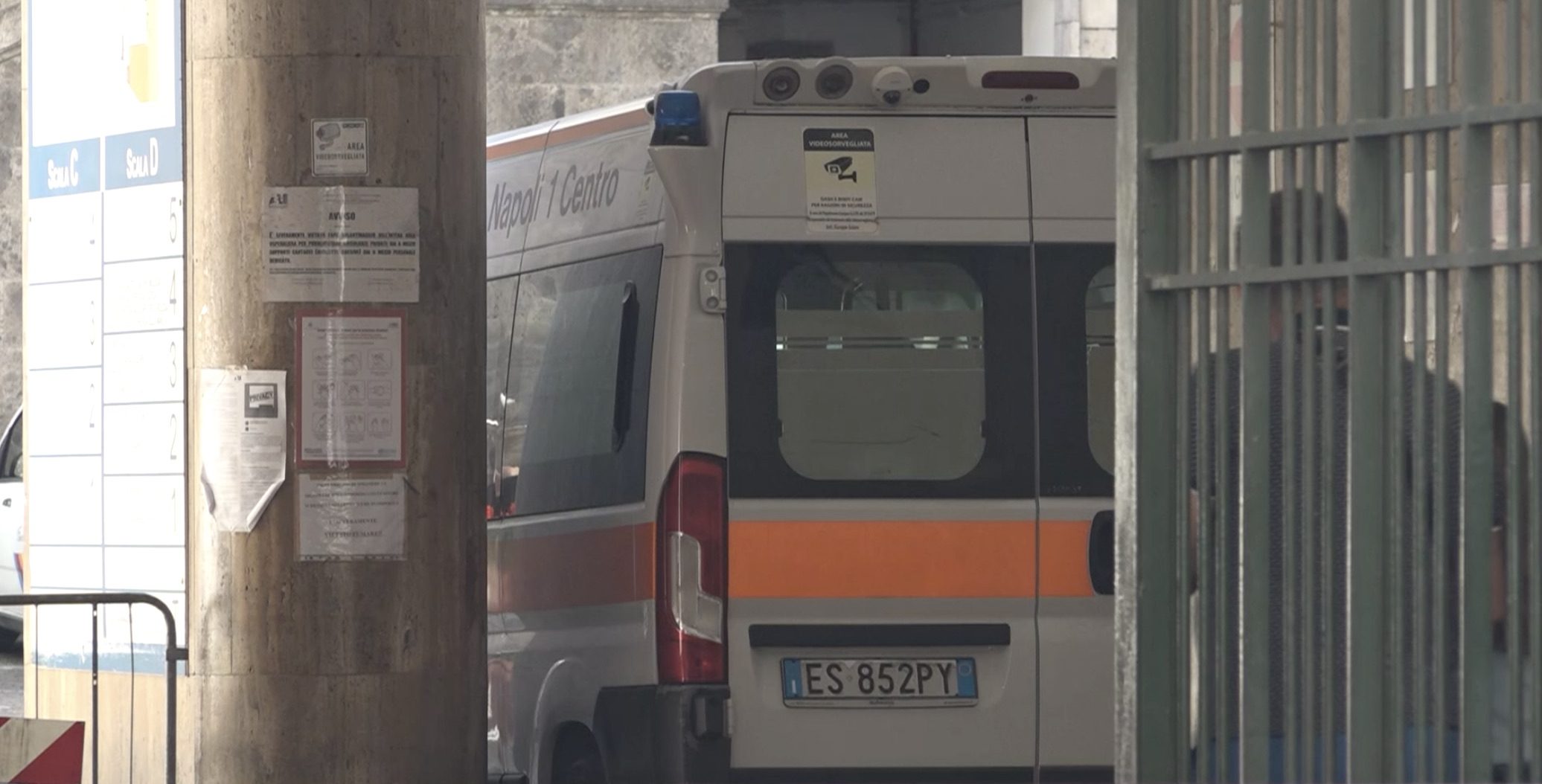 22enne ferito quartieri spagnoli ospedale pellegrini