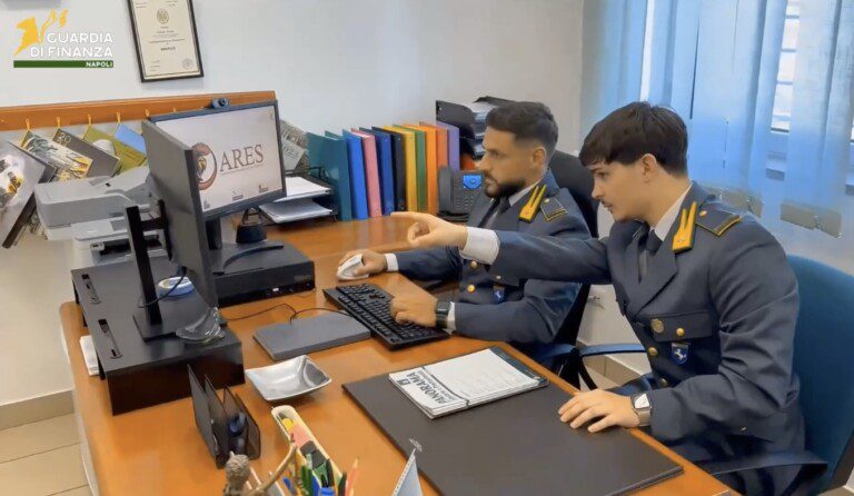 diploma comprato guardia di finanza napoli