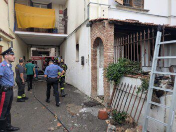 esplosione meta di sorrento due morti