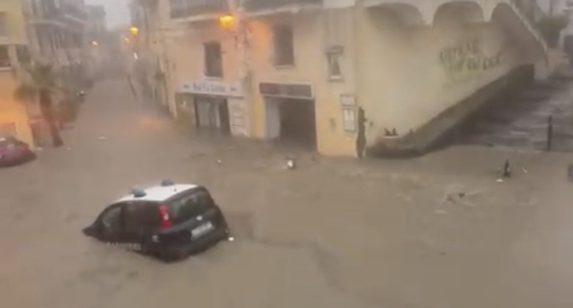 nubifragio ischia fiumi fango forio