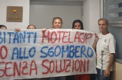 occupata sede consiglio comunale ex motel agip