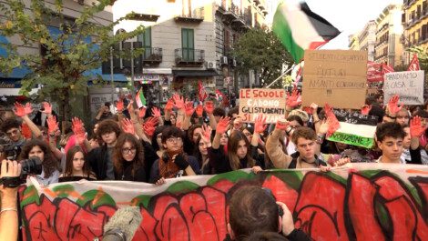 corteo studenti napoli contro meloni