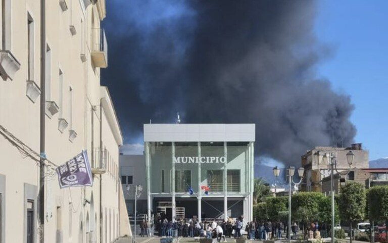 incendio palma campania