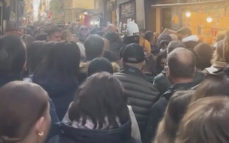 centro storico napoli turisti