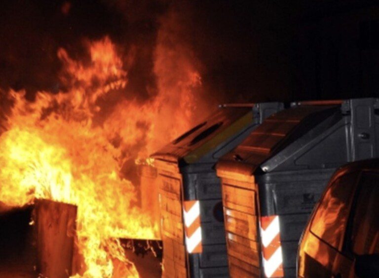 Arrestato incendia rifiuti Soccavo