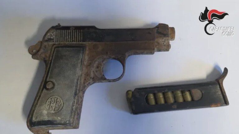 Fuorigrotta arrestati carabinieri pistola
