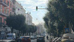 Napoli scippo fermata bus carabinieri