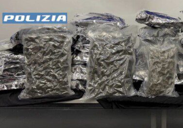 Polizia Sequestro droga Ponticelli