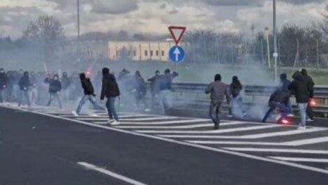 Scontri tifosi Napoli Lazio