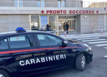 carabinieri Ospedale aggressione Napoli pozzuoli