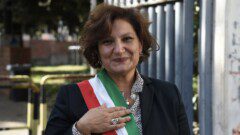 cinzia aruta sindaca arzano dimissioni