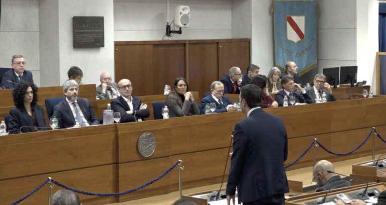 giunta fico salario minimo