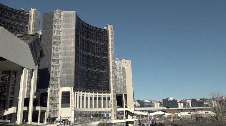 palazzo di giustizia napoli spari