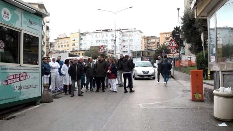 sit in chiusura parcheggio ospedale santobono