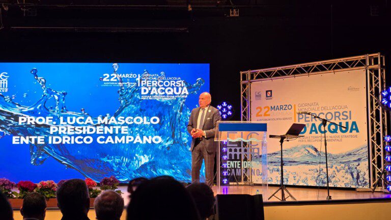 Acqua giovani attraverso musica