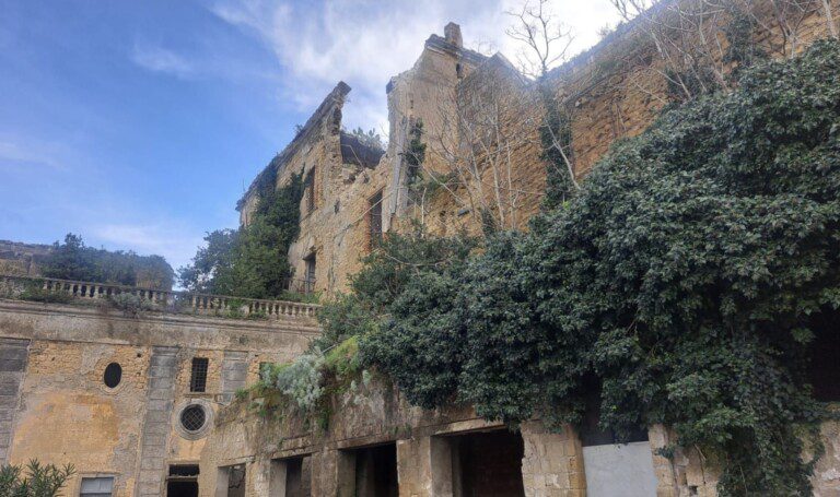 Crollo palazzo Avalos Procida