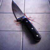 Insulta arbitro moglie accoltella