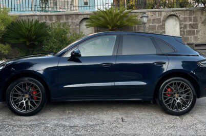 Napoli Porsche banconote false