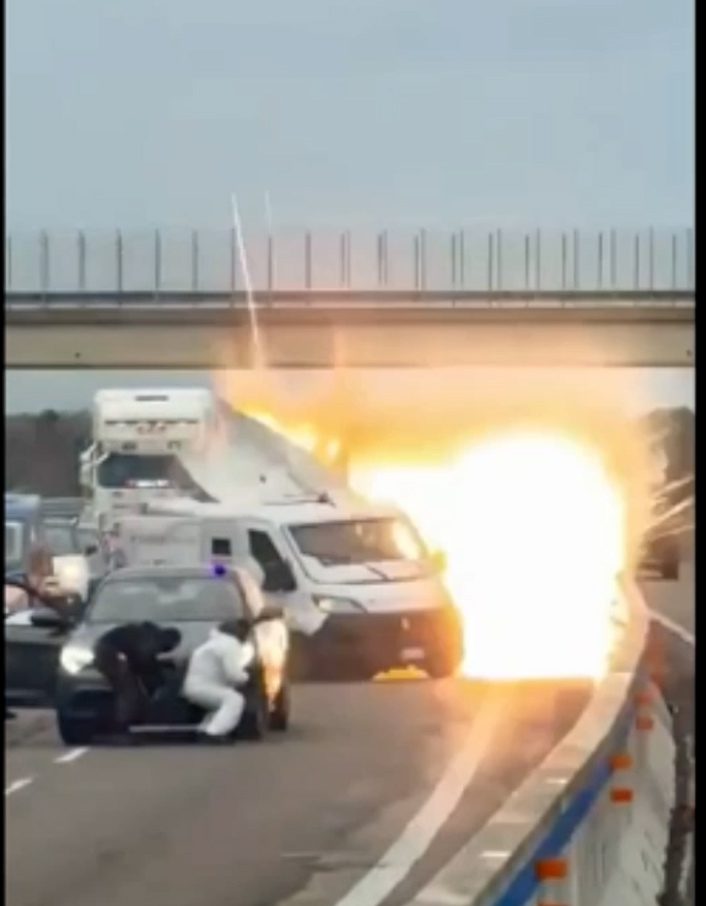 Portavolori Puglia esplosione fìlm