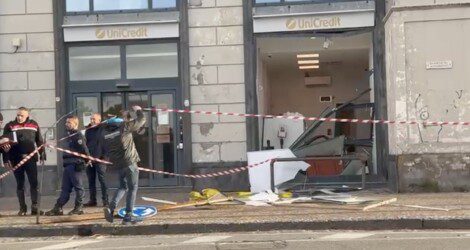 Pozzuoli assalto Unicredit Cassaforte