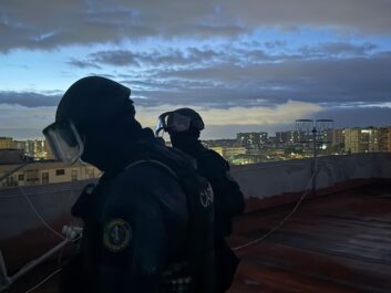 blitz carabinieri scampia